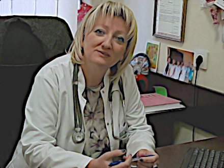 Retrato de la Dra. Dea Nizaradze, directora médica en el Instituto Eliava de Tiflis, experta en fagoterapia.